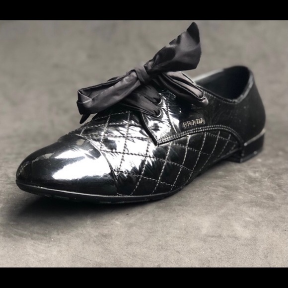 Prada patent leather bow oxfords - Picture 4 of 5